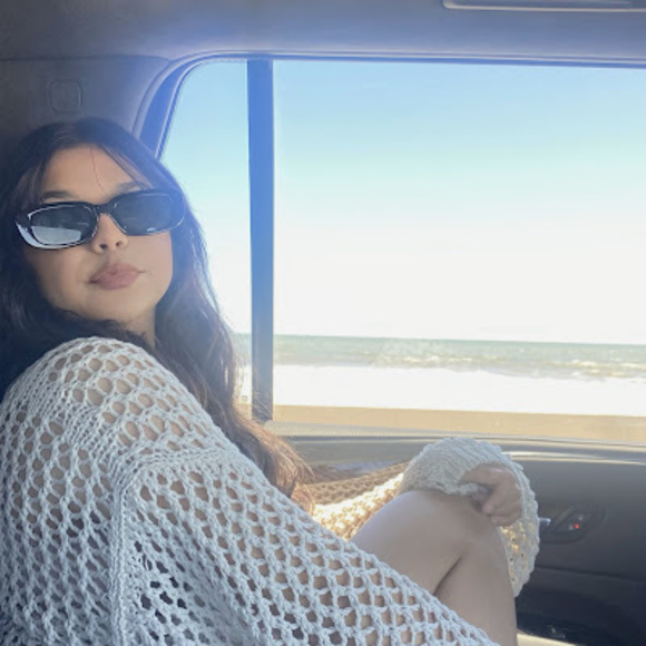 Meet your Posher, Emily - Picture 1 of 1